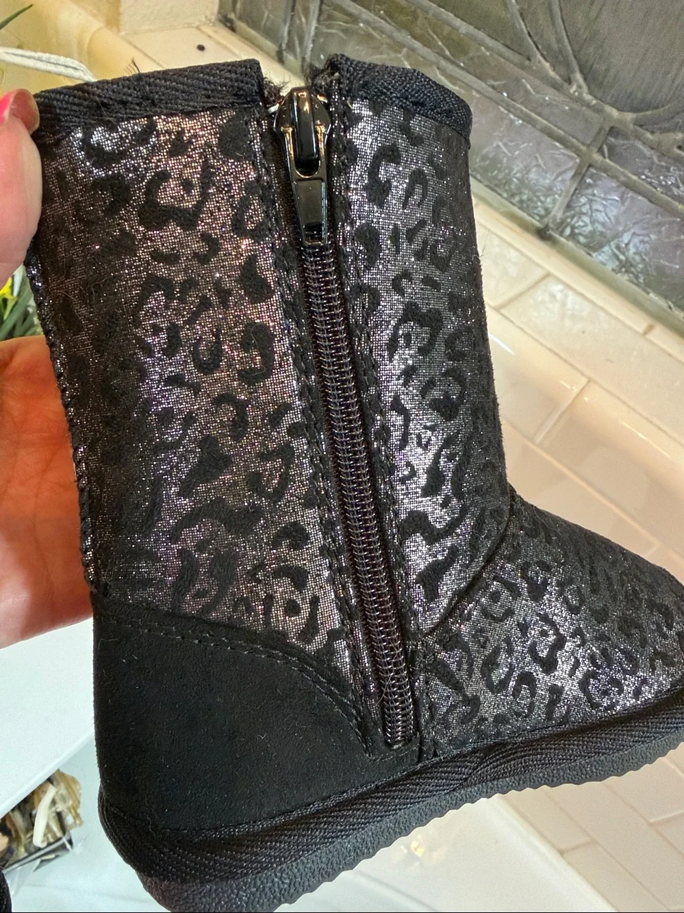 Harper Canyon Metallic leopard boots . Black and silver . NEW with tags